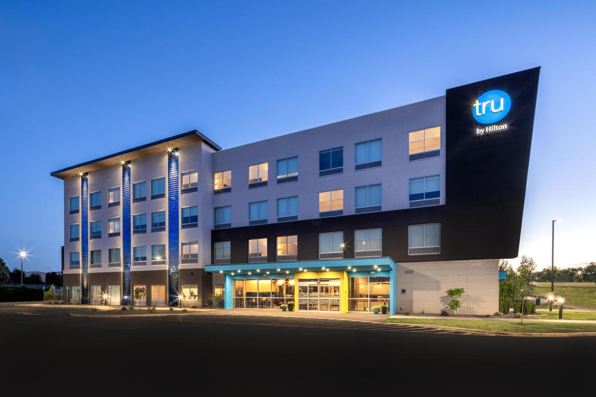 Hotel Tru By Hilton Yakima Airport Exterior foto