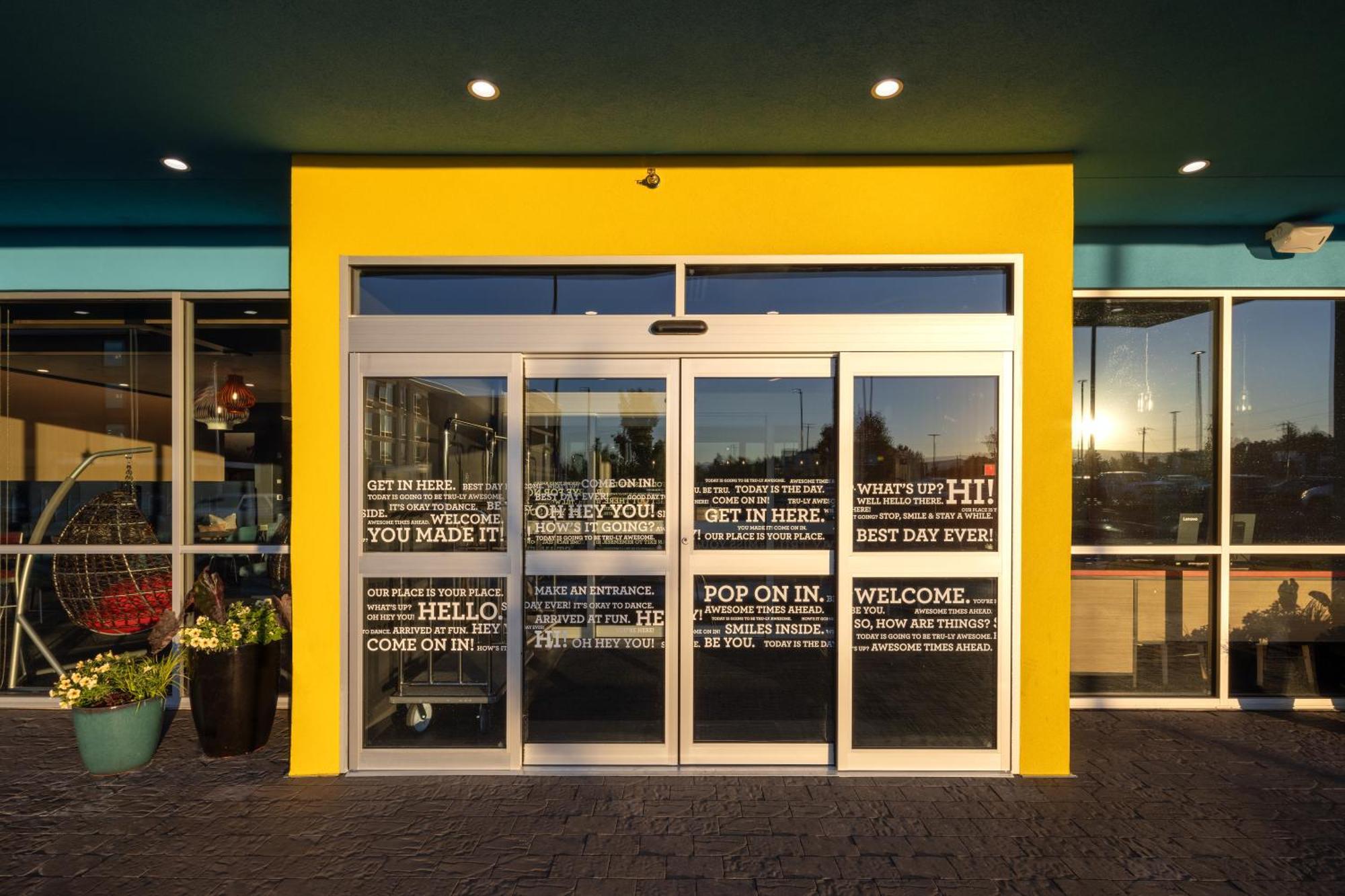Hotel Tru By Hilton Yakima Airport Exterior foto